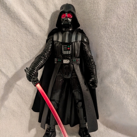 Darth Vader Action Figure - Black and Silver - Picture 5 of 12